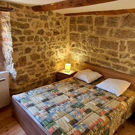 Holiday home La Cardabelle